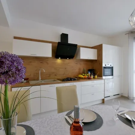 House Vedran 1125 Holiday home