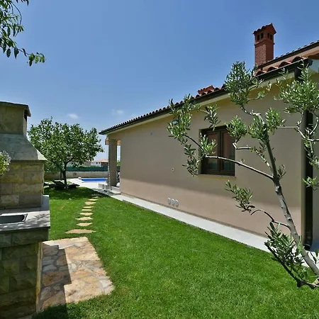 House Vedran 1125 * Galižana