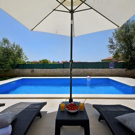 House Vedran 1125 * Galižana