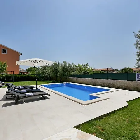 House Vedran 1125 Holiday home