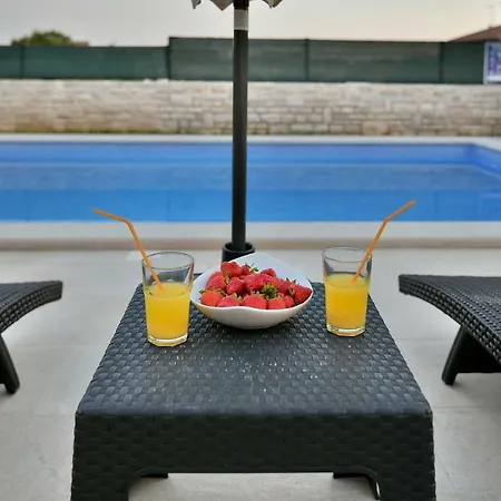 House Vedran 1125 בית נופש Galižana