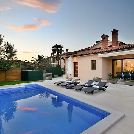 House Vedran 1125 בית נופש Galižana