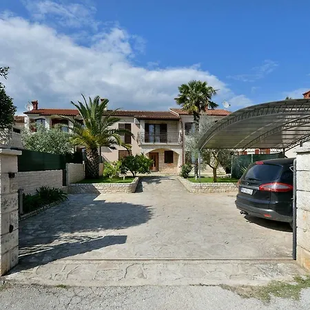 House Vedran 1125 בית נופש Galižana