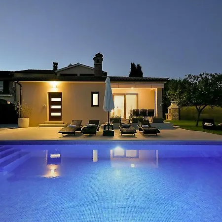 House Vedran 1125 בית נופש *