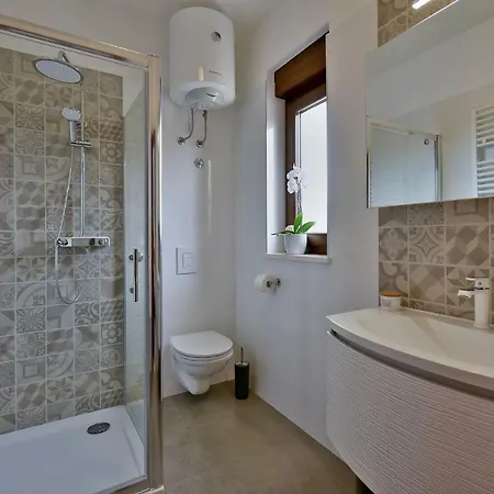 בית נופש House Vedran 1125 *