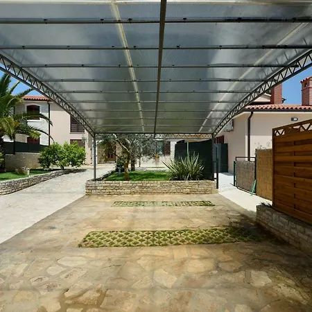 House Vedran 1125 בית נופש *