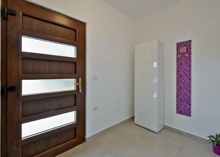 Semesterbostad House Vedran 1125