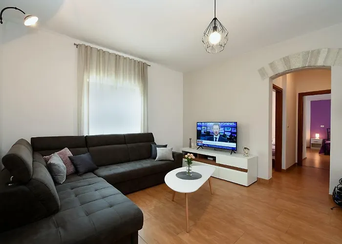 Semesterbostad House Vedran 1125
