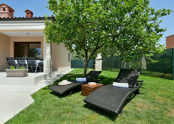 House Vedran 1125 Semesterbostad *